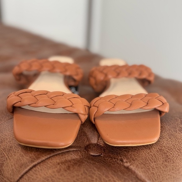 ⭐️NWT - Athlefit Tan Braided Double Strap Block Heel Sandals – Size 9 - Picture 2 of 7